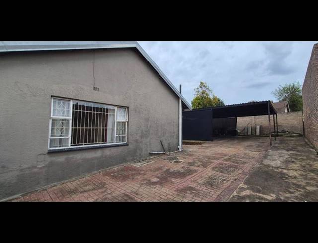3 BEDROOM HOUSE FOR SALE IN BIRCHLEIGH